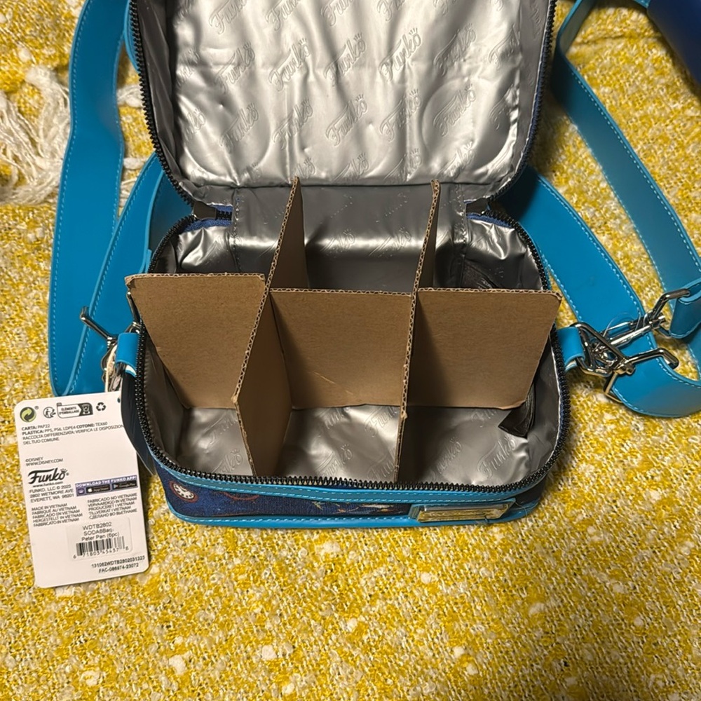 Loungefly Funko Peter Pan 6 soda cooler - Picture 2 of 2